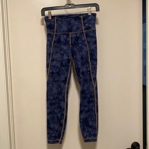 Athleta blue patterned leggings